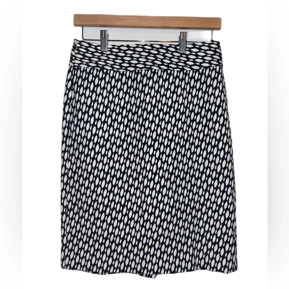 Banana Republic Navy and White Geometric Print Sloan Skirt Size 2